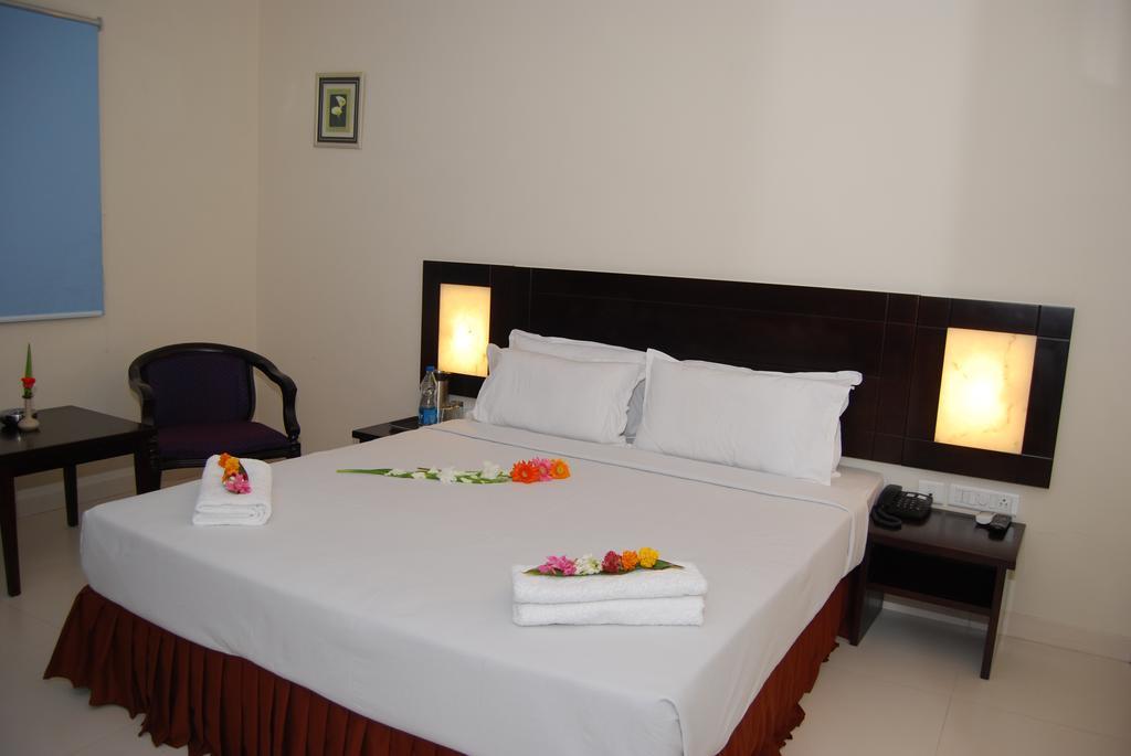 Finestays Shanti Priya Kalkutta Exterior foto